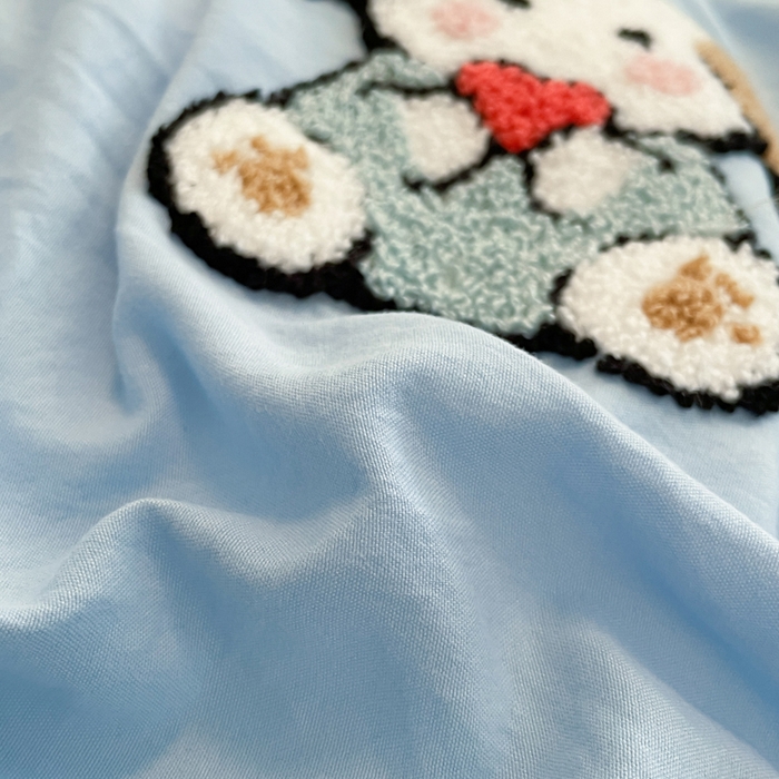 91家纺网 家纺一手货源 找家纺 优卡迪家纺馆 2025新款水洗棉毛巾绣四件套（下载文件夹包含买家秀） 彩虹狗-天蓝