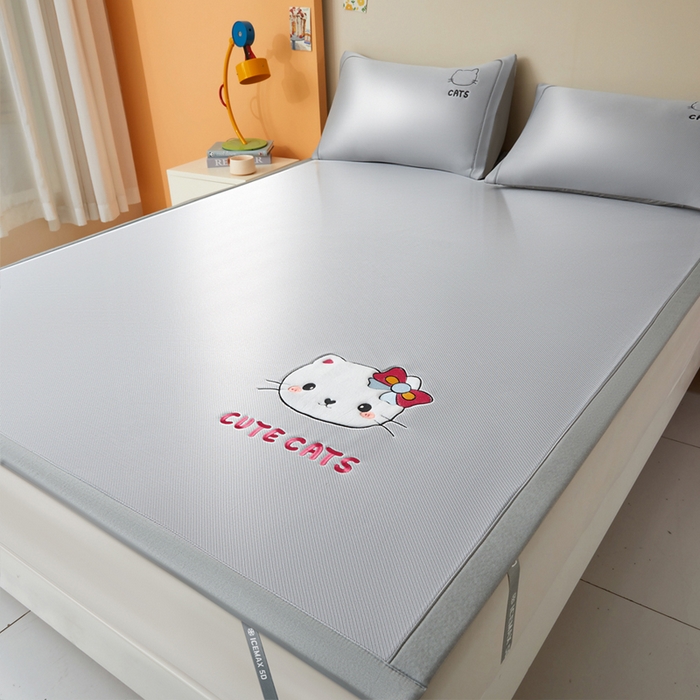 91家纺网 家纺一手货源 找家纺 全季家居 2025新款5A抗菌碳光卡通贴布系列冰丝席 床席款-胖脸猫咪-银灰