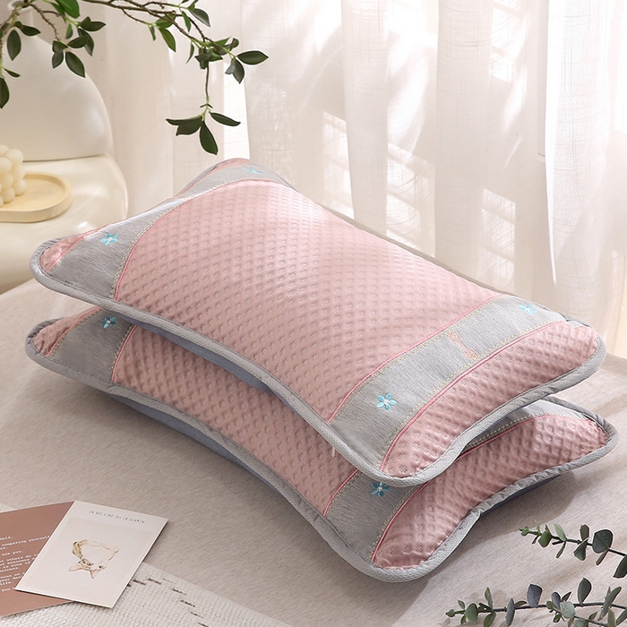 91家纺网 家纺一手货源 找家纺 纽乐家纺 2025夏季夏凉茶香枕头冰丝凉感华夫格凉豆豆茶叶茉莉花枕头枕芯 冰丝华夫格茶香枕-粉色 35x55cm/只