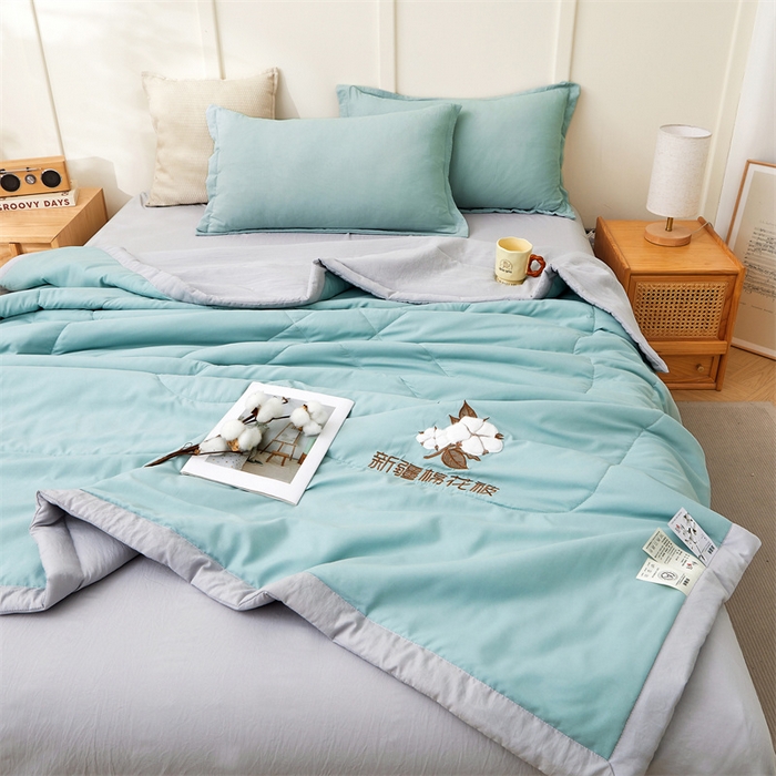 91家纺网 家纺一手货源 找家纺 西域种棉人·千百笠 2025新款A类100%新疆棉花夏凉被纯棉全棉填充毛巾绣绣花纯色双拼原棉空调被夏被 云暖-山水青