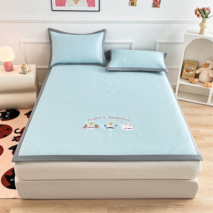 2025年新款乙纶华夫格刺绣熊猫漫野冰豆豆系列宠物乐园-蓝-床席款