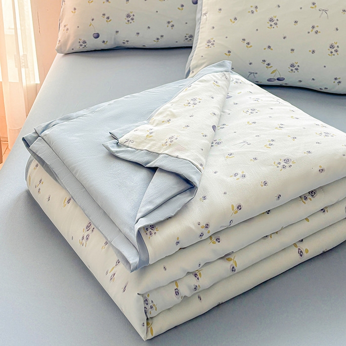 91家纺网 家纺一手货源 找家纺 金喜 2025新款小清新风格有氧针织双层纱大豆被夏被四件套 星晴兰