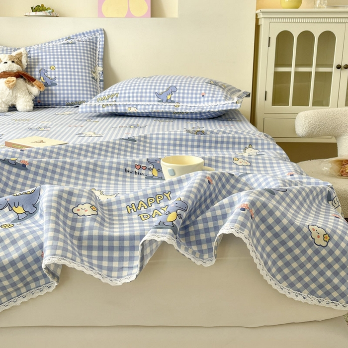 91家纺网 家纺一手货源 找家纺 新印象  2025新款花边老粗布床单款床笠款三件套蓝色小恐龙