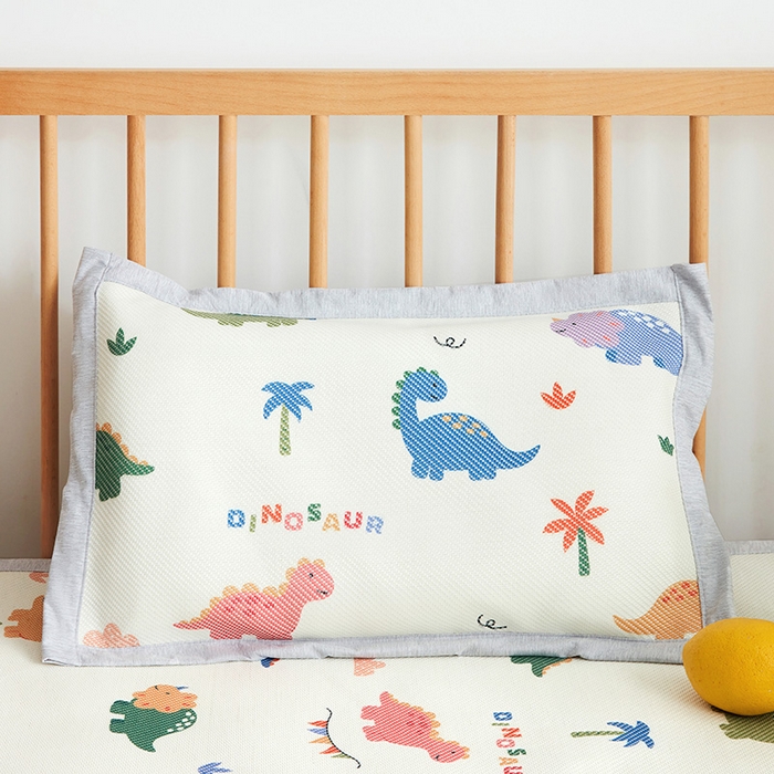 91家纺网 家纺一手货源 找家纺 嗨生活 2025新款A类儿童冰藤枕套 幼儿园枕套 儿童枕套 恐龙园