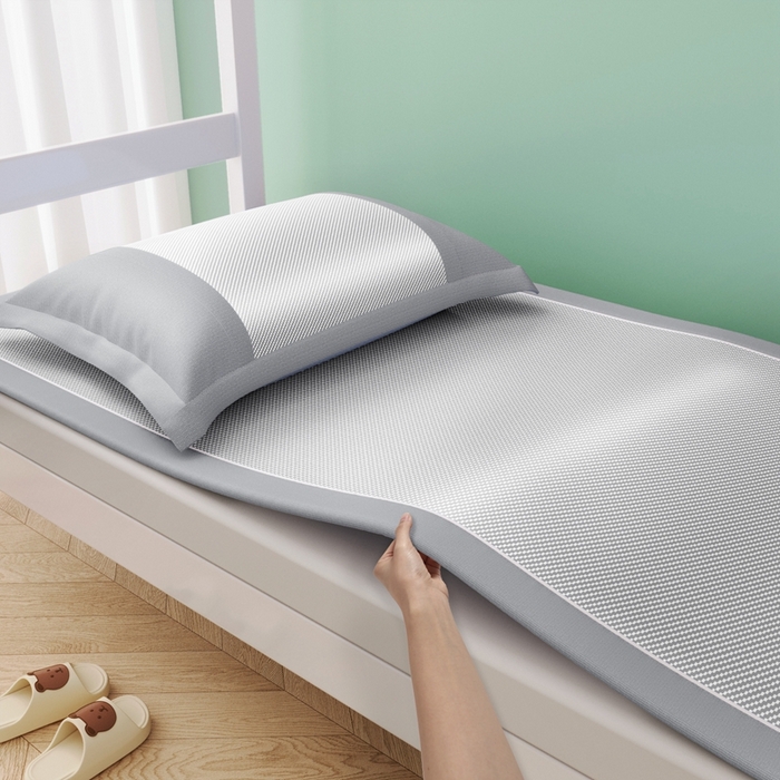 91家纺网 家纺一手货源 找家纺 川悦生活 2025新款纯色凉感冰丝席-小床 眠眠熊猫-银灰