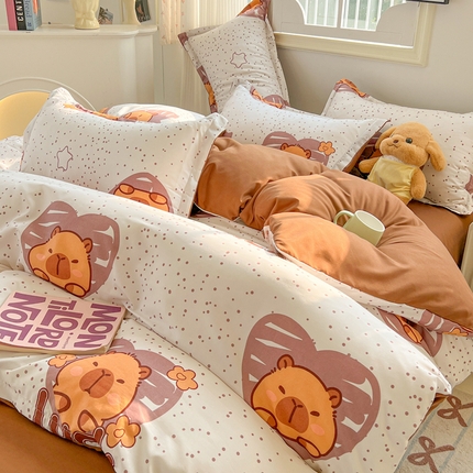 91家纺网 家纺一手货源 找家纺 悦织湾家纺 2025新款亲肤芦荟棉四件套轻奢印花磨毛床上用品亲肤棉四件套 卡皮巴拉