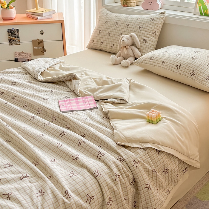 91家纺网 家纺一手货源 找家纺 金喜 2025新款小清新风格有氧针织双层纱大豆被夏被四件套 蝴蝶结