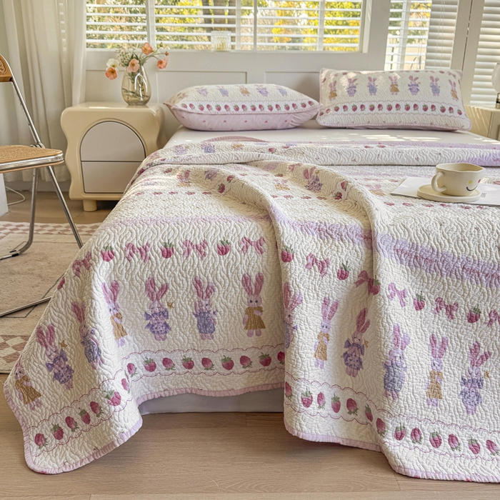 91家纺网 家纺一手货源 找家纺 宜梦家居【需要买家秀请联系老板】 2025新款双面纯棉夹层新疆棉花高温砂洗全棉床盖 踏春小兔