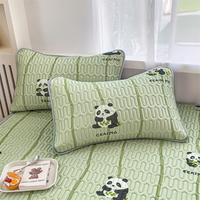 91家纺网 家纺一手货源 找家纺 布卢姆床垫 2025新款5mmA类乳胶凉席床笠套件夏被组合 欢乐熊猫