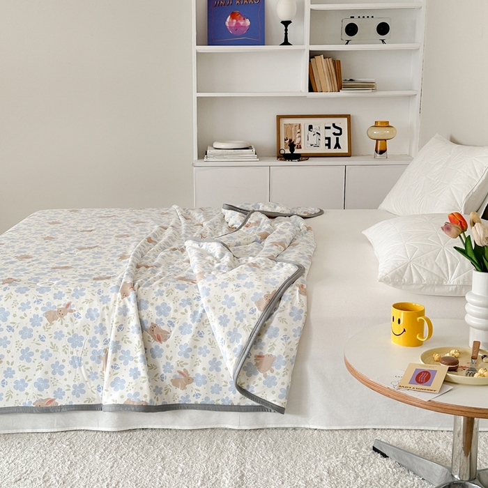 91家纺网 家纺一手货源 找家纺 觅糖家纺 2025新款软糯针织云柔大豆夏被 蓝町兔