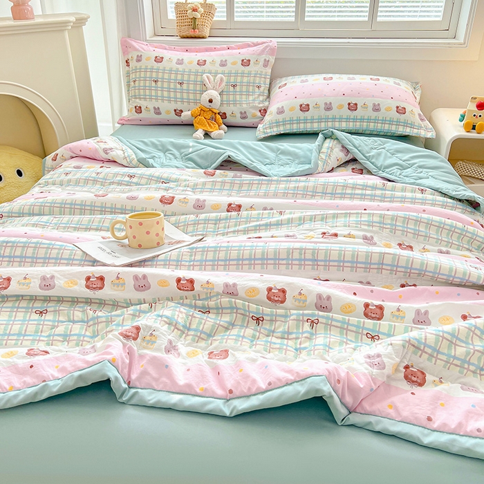 91家纺网 家纺一手货源 找家纺 西域种棉人·千百笠 2025新款A类新疆棉花夏凉被加宽包边水洗棉卡通印花吸湿透气棉花夏被空调被 凌香 生日派对