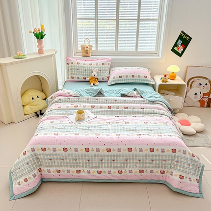 91家纺网 家纺一手货源 找家纺 （总）西域种棉人·千百笠 2025新款A类新疆棉花夏凉被加宽包边水洗棉卡通印花吸湿透气棉花夏被空调被