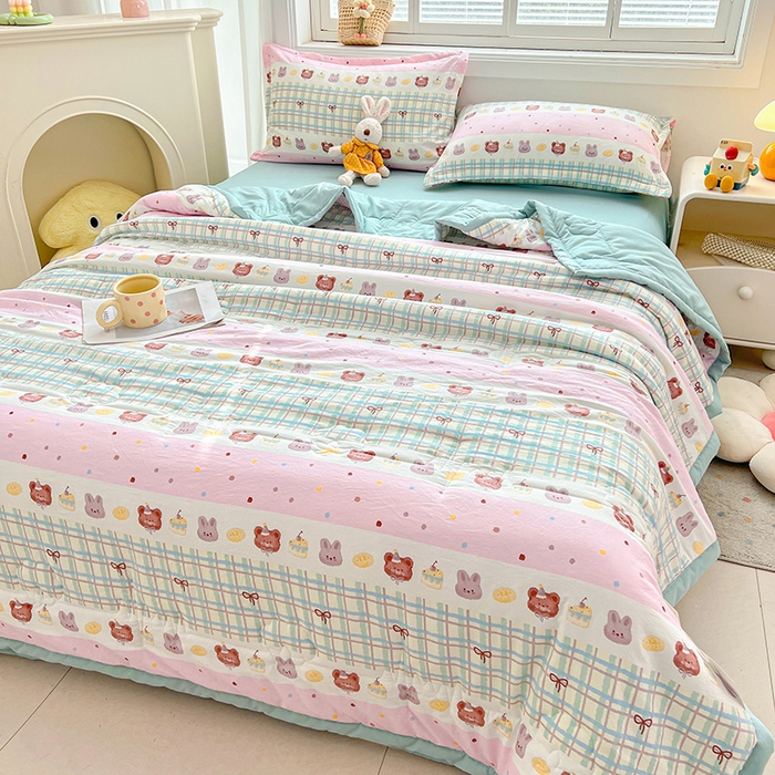 91家纺网 家纺一手货源 找家纺 西域种棉人·千百笠 2025新款A类新疆棉花夏凉被加宽包边水洗棉卡通印花吸湿透气棉花夏被空调被 凌香 生日派对