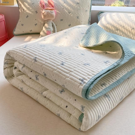 91家纺网 家纺一手货源 找家纺 （总）老帅的工厂店 2025新款a类云感双层纱7a抗菌夏被床盖四件套