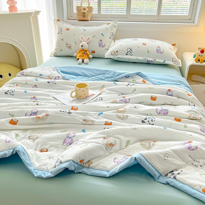 91家纺网 家纺一手货源 找家纺 西域种棉人·千百笠 2025新款A类新疆棉花夏凉被加宽包边水洗棉卡通印花吸湿透气棉花夏被空调被 凌香 许愿猫