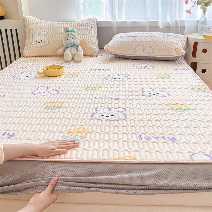 91家纺网 家纺一手货源 找家纺 布卢姆床垫 2025新款5mmA类乳胶凉席床笠套件夏被组合 许愿天空