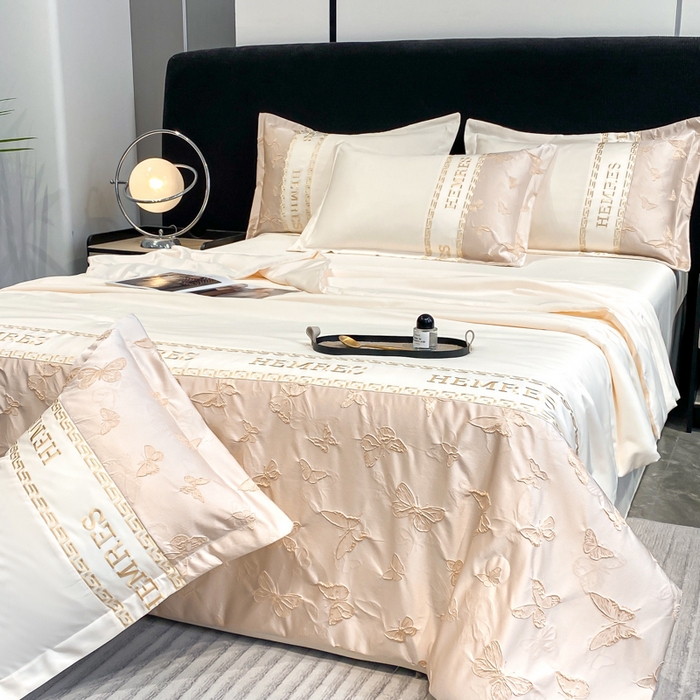91家纺网 家纺一手货源 找家纺 子曰 2025新款金丝提花浮雕刺绣水洗真丝夏被四件套夏凉被空调被 醉蝴蝶-米白