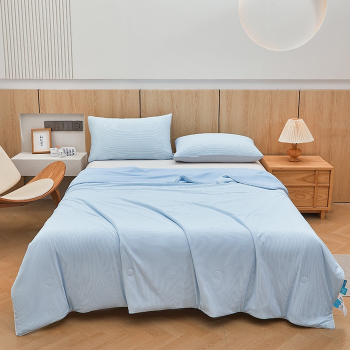 91家纺网 家纺一手货源 找家纺 金喜 2025新款A类高克重冰丝夏被云母凉感夏凉被子（10%氨纶） 云母蓝