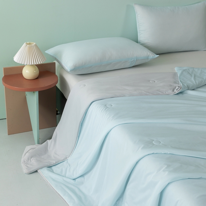 91家纺网 家纺一手货源 找家纺 瑜珠家纺 2025新款瑜珠云母凉感丝夏被 蓝+灰