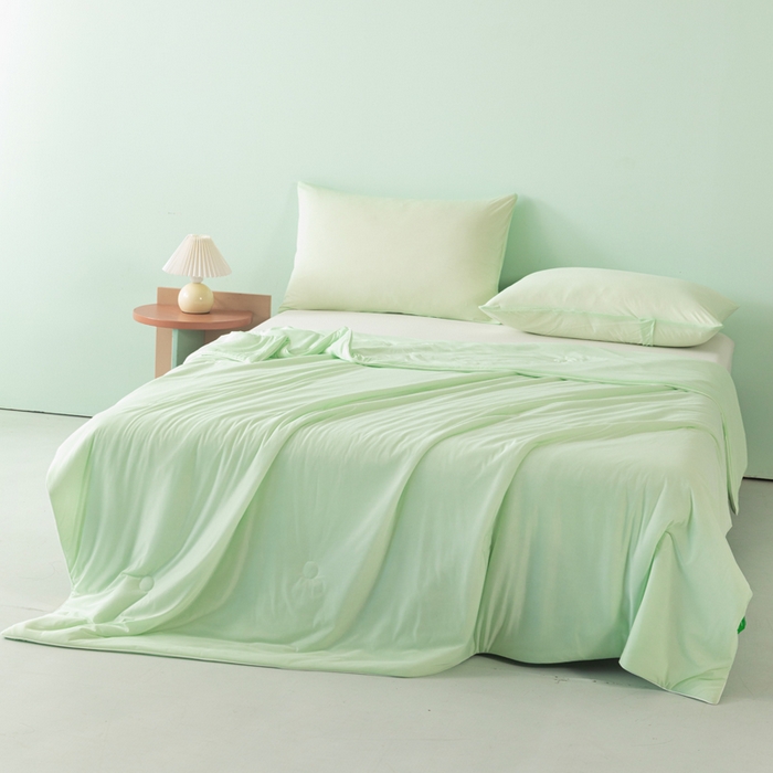 91家纺网 家纺一手货源 找家纺 瑜珠家纺 2025新款瑜珠云母凉感丝夏被 天水绿