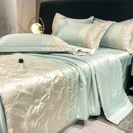 91家纺网 家纺一手货源 找家纺 （总）子曰 2025新款金丝提花浮雕刺绣水洗真丝夏被四件套夏凉被空调被