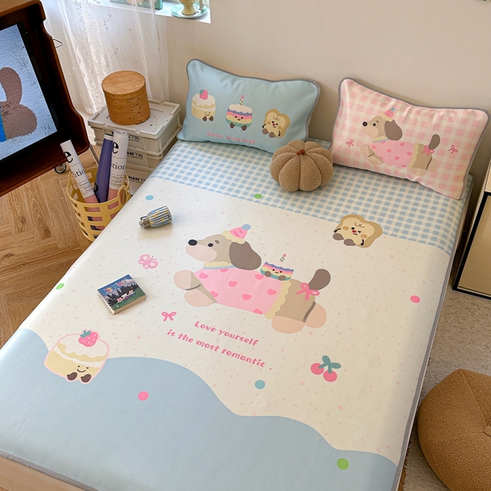 91家纺网 家纺一手货源 找家纺 美乐迪家纺 2025新款碳光凉感冰丝席 蛋糕腊肠狗