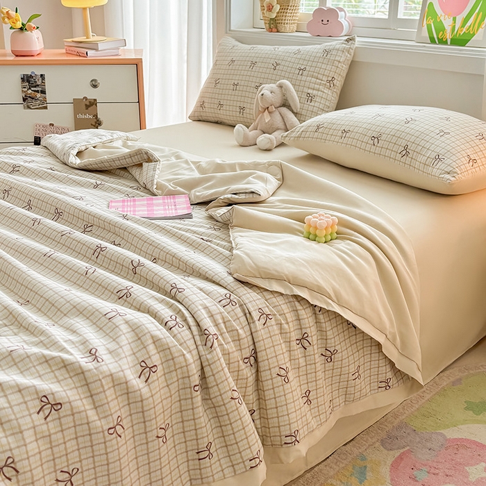 91家纺网 家纺一手货源 找家纺 金喜 2025新款小清新风格有氧针织双层纱大豆被夏被四件套 蝴蝶结