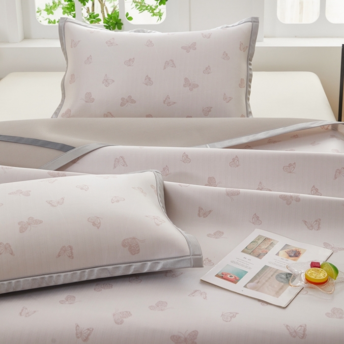 91家纺网 家纺一手货源 找家纺 曲宿家纺 2025新款高分子色织提花软凉席系列 蝴蝶-粉