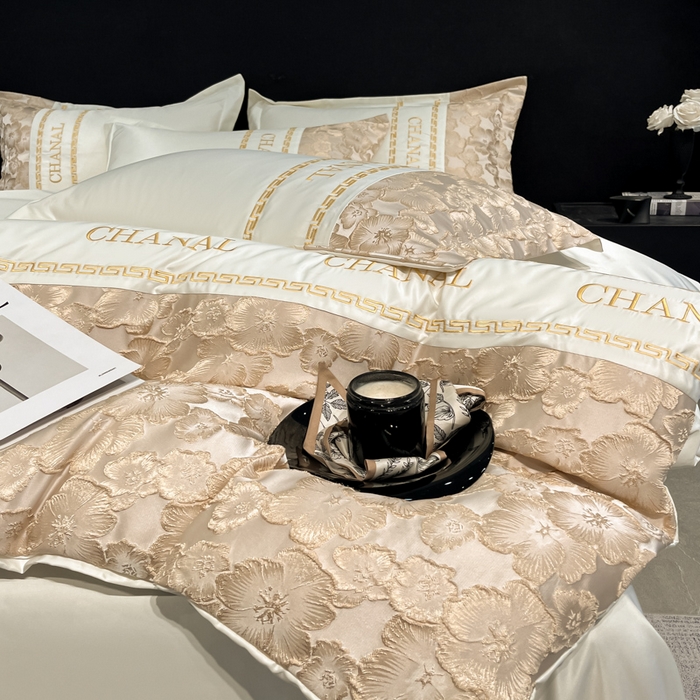 91家纺网 家纺一手货源 找家纺 米彩家纺 2025新款A类水洗真丝金丝浮雕提花绣花四件套 桃花-奶白