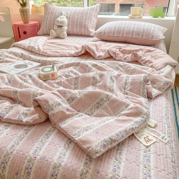 91家纺网 家纺一手货源 找家纺 老帅的工厂店 2025新款a类云感双层纱7a抗菌夏被床盖四件套 赫本