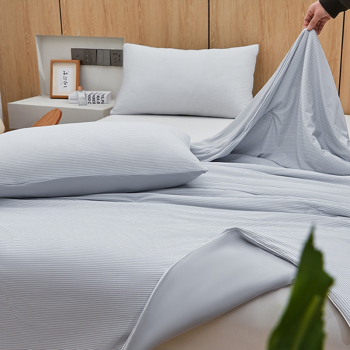 91家纺网 家纺一手货源 找家纺 金喜 2025新款A类高克重冰丝夏被云母凉感夏凉被子（10%氨纶） 云母灰