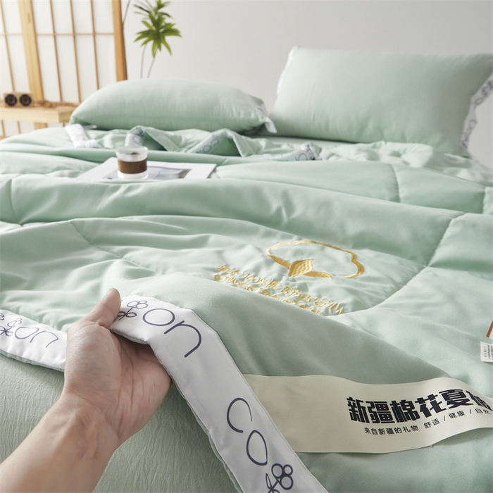 91家纺网 家纺一手货源 找家纺 西域种棉人·千百笠 2025新款A类100%新疆棉花夏凉被纯棉全棉填充毛巾绣绣花纯色双拼原棉空调被夏被 千寻薄荷绿