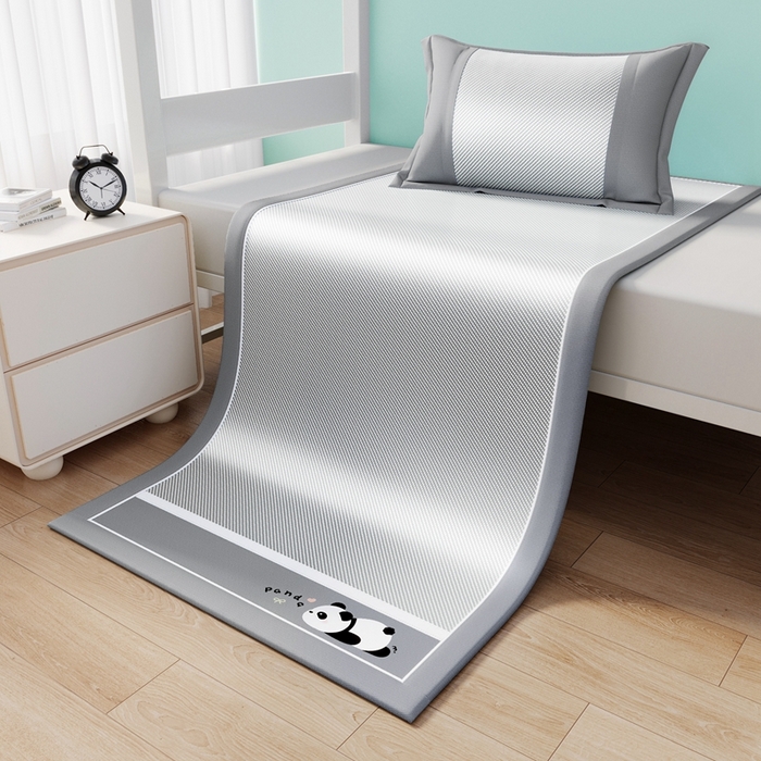 91家纺网 家纺一手货源 找家纺 川悦生活 2025新款纯色凉感冰丝席-小床 眠眠熊猫-银灰