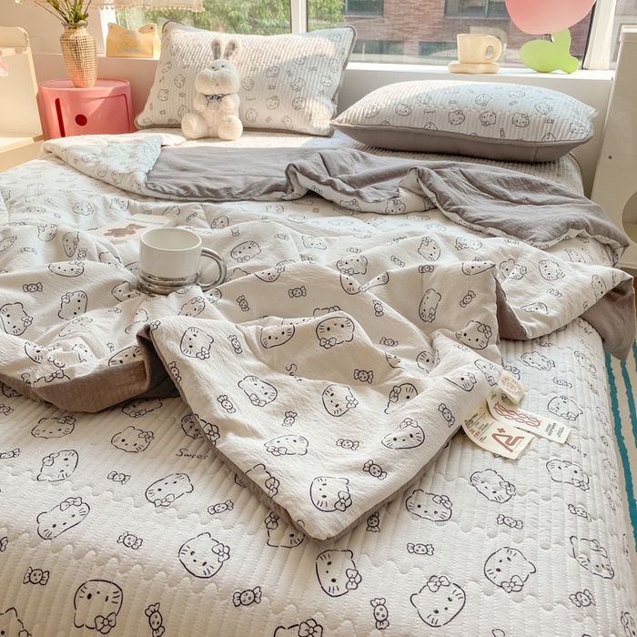 91家纺网 家纺一手货源 找家纺 老帅的工厂店 2025新款a类云感双层纱7a抗菌夏被床盖四件套 猫咪