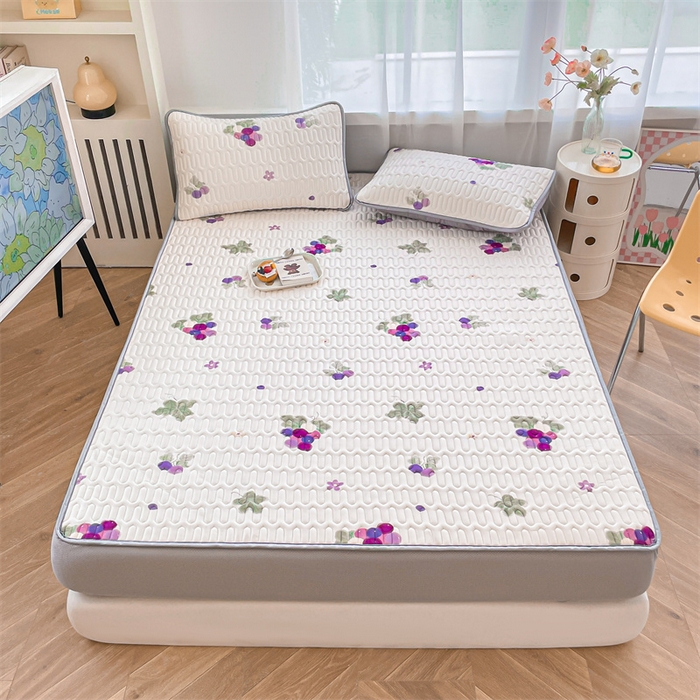 91家纺网 家纺一手货源 找家纺 布卢姆床垫 2025新款5mmA类乳胶凉席床笠套件夏被组合 葡萄乐园