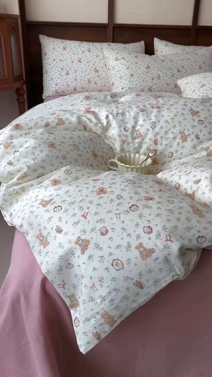 91家纺网 家纺一手货源 找家纺 优品阁  2025新款A类全棉有氧双层纱四件套 萌宠花园