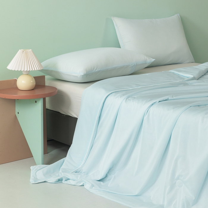 91家纺网 家纺一手货源 找家纺 瑜珠家纺 2025新款瑜珠云母凉感丝夏被 月光蓝