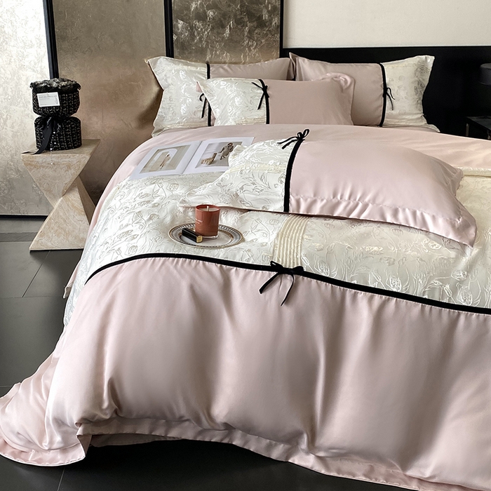 91家纺网 家纺一手货源 找家纺 优悦生活馆 2025年新款工艺款冰丝浮雕拼接四件套 璀璨之恋-粉