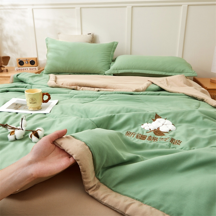 91家纺网 家纺一手货源 找家纺 西域种棉人·千百笠 2025新款A类100%新疆棉花夏凉被纯棉全棉填充毛巾绣绣花纯色双拼原棉空调被夏被 云暖-青果绿