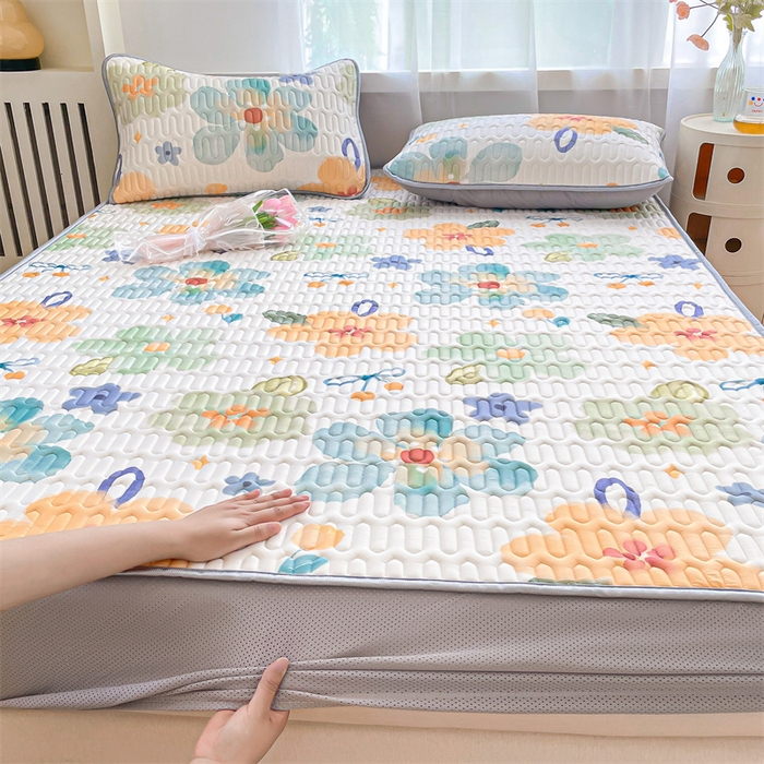 91家纺网 家纺一手货源 找家纺 布卢姆床垫 2025新款5mmA类乳胶凉席床笠套件夏被组合 彩色花园