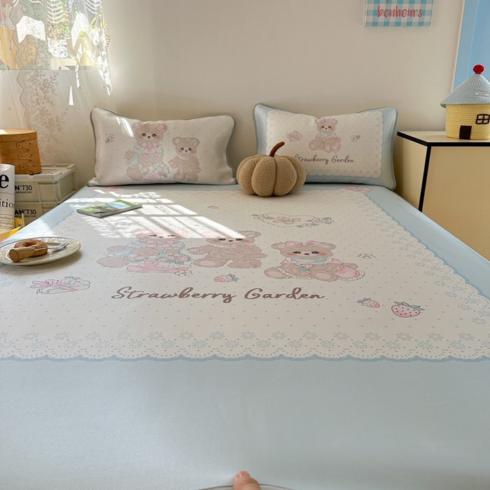 91家纺网 家纺一手货源 找家纺 美乐迪家纺 2025新款碳光凉感冰丝席 三只熊