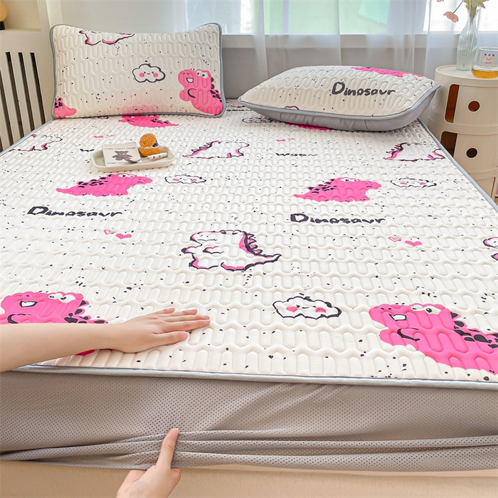 91家纺网 家纺一手货源 找家纺 布卢姆床垫 2025新款5mmA类乳胶凉席床笠套件夏被组合 小恐龙