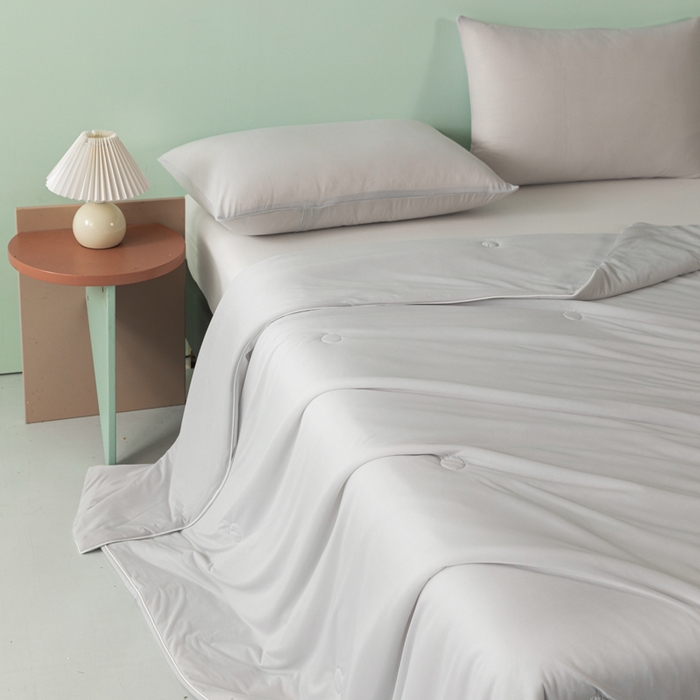 91家纺网 家纺一手货源 找家纺 瑜珠家纺 2025新款瑜珠云母凉感丝夏被 高级灰