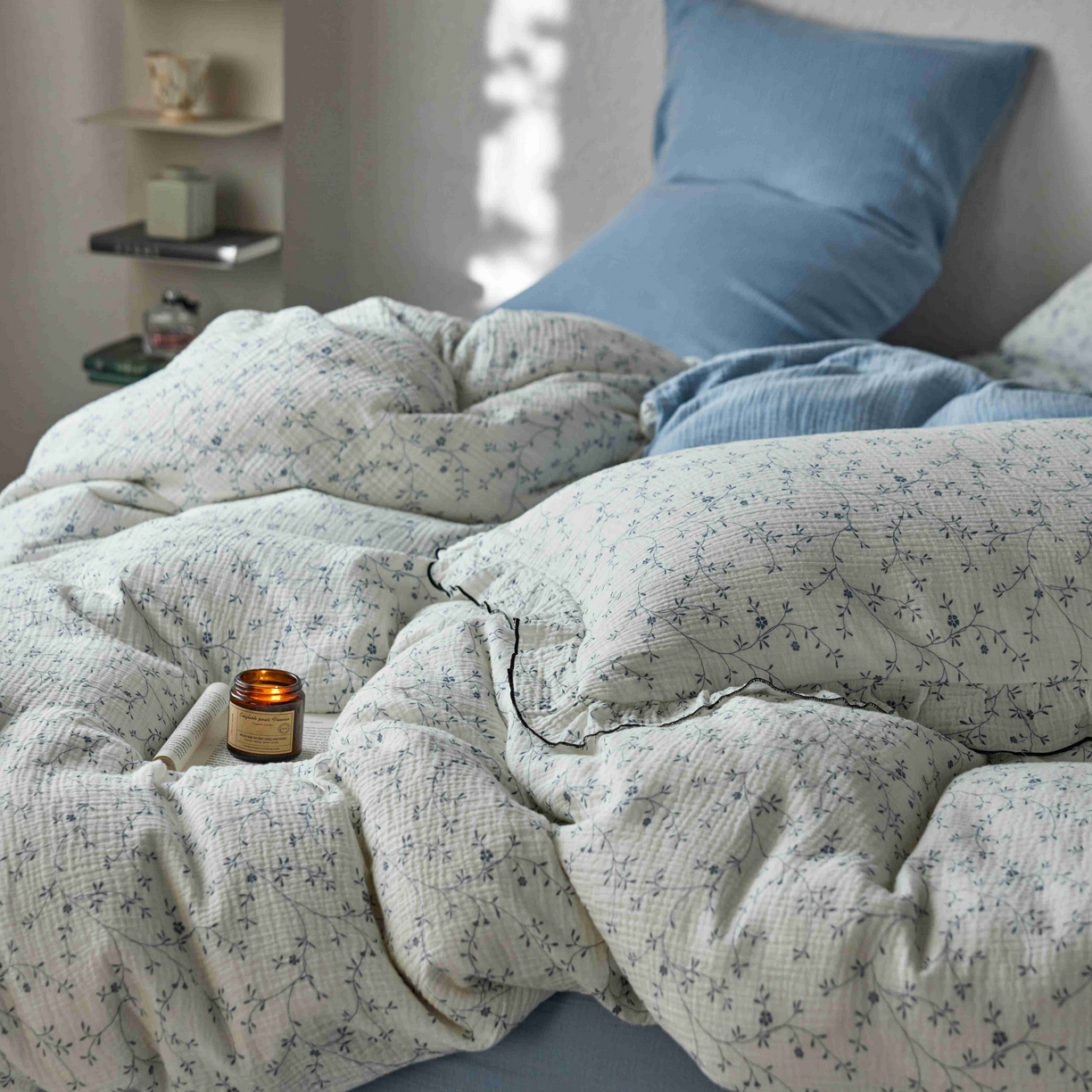 91家纺网 家纺一手货源 找家纺 安莱生活 2025新款全棉纯棉精梳棉双层纱绉纱数码印花四件套系列二 花开半夏-蓝