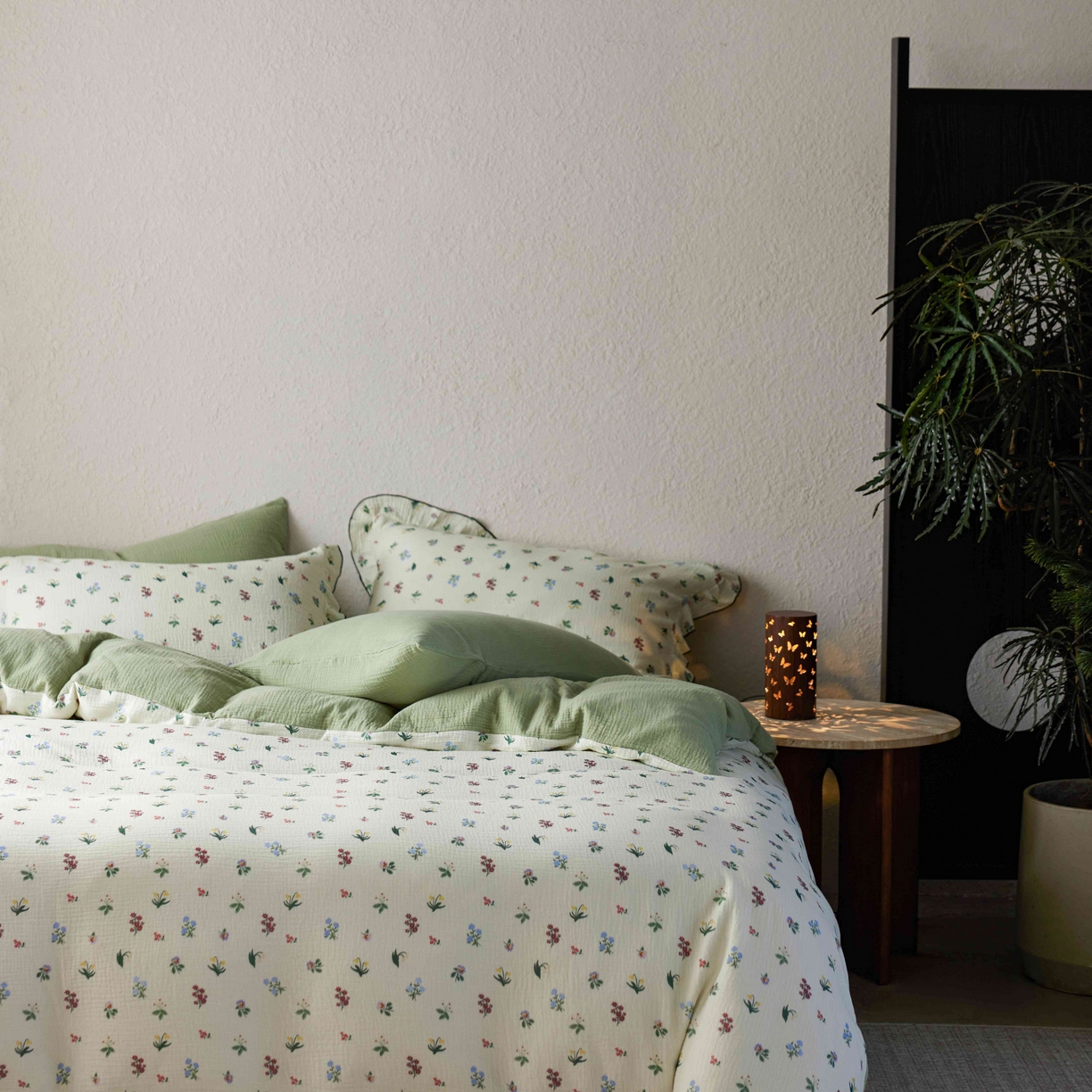 91家纺网 家纺一手货源 找家纺 安莱生活 2025新款全棉纯棉精梳棉双层纱绉纱数码印花四件套系列二 铃兰花语