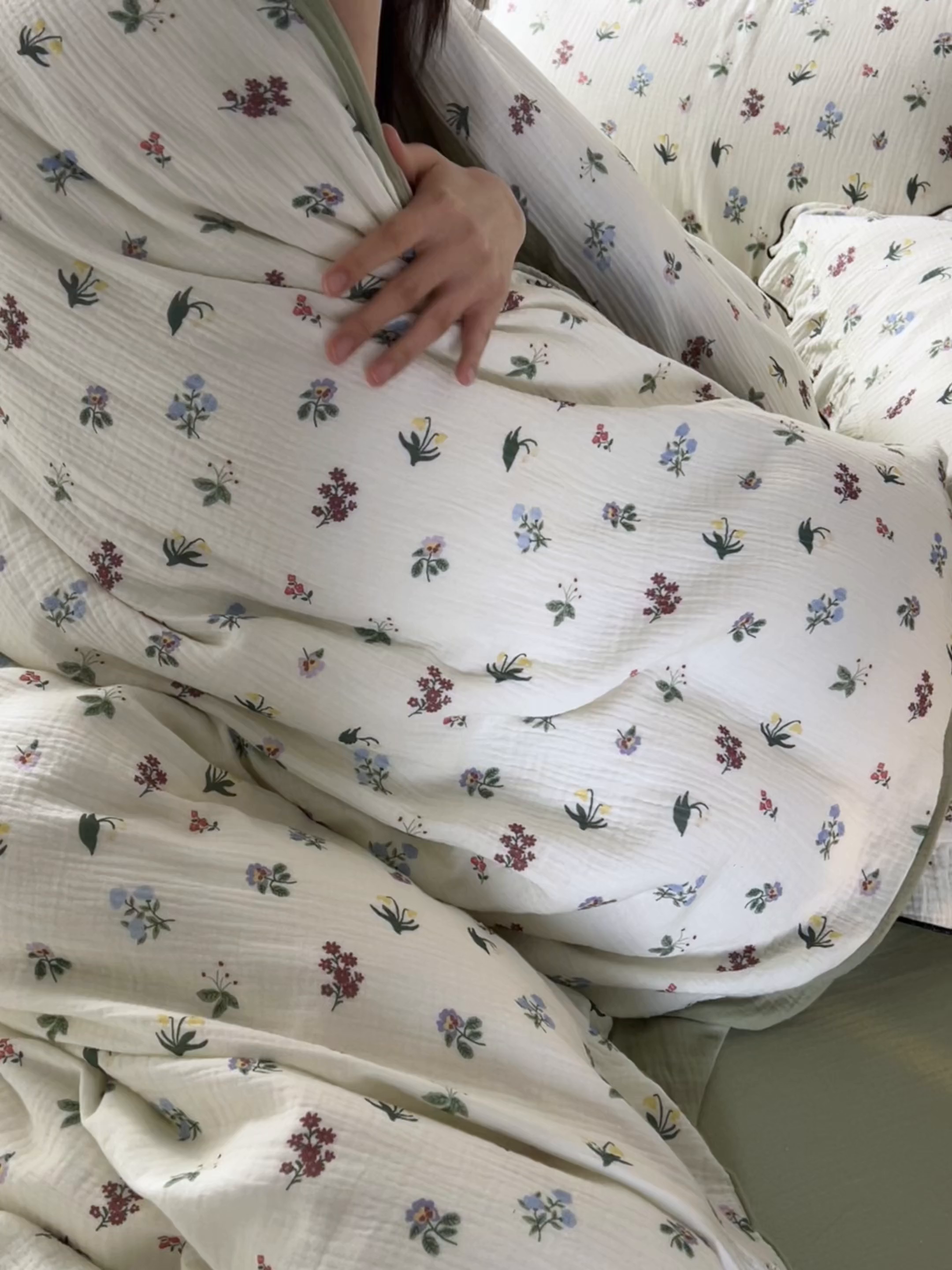 91家纺网 家纺一手货源 找家纺 安莱生活 2025新款全棉纯棉精梳棉双层纱绉纱数码印花四件套系列二 铃兰花语