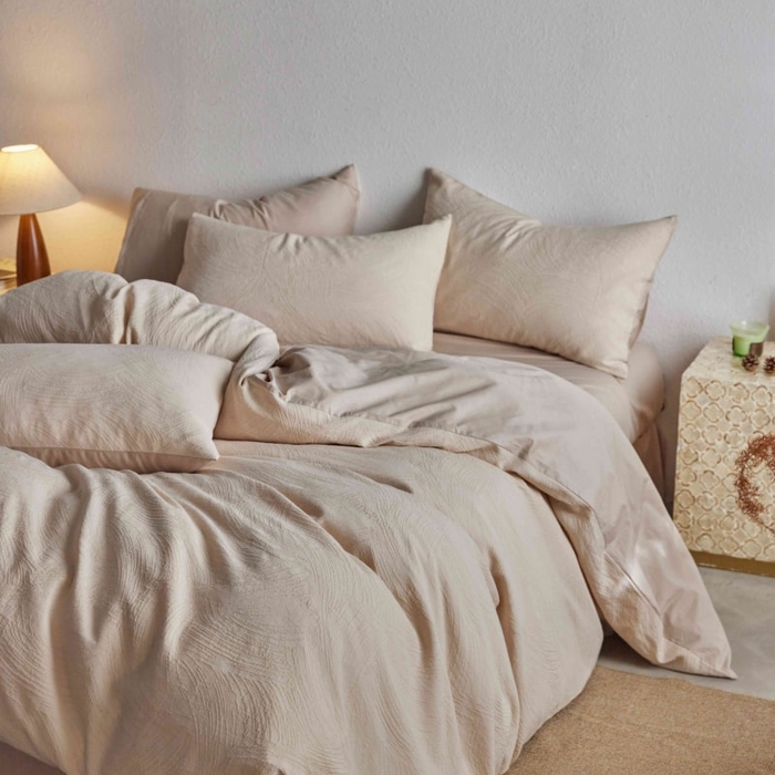 91家纺网 家纺一手货源 找家纺 2025新款全棉纯棉色织提花四件套（艾薇） 艾薇—春水白