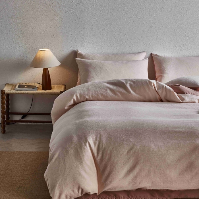 91家纺网 家纺一手货源 找家纺 2025新款全棉纯棉色织提花四件套（艾薇） 艾薇—薄玉色