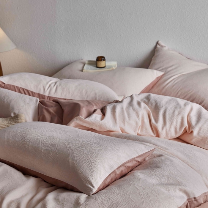 91家纺网 家纺一手货源 找家纺 2025新款全棉纯棉色织提花四件套（艾薇） 艾薇—薄玉色