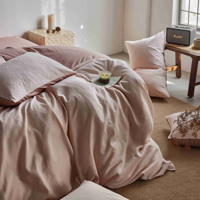 91家纺网 家纺一手货源 找家纺 2025新款全棉纯棉色织提花四件套（艾薇） 艾薇—薄玉色